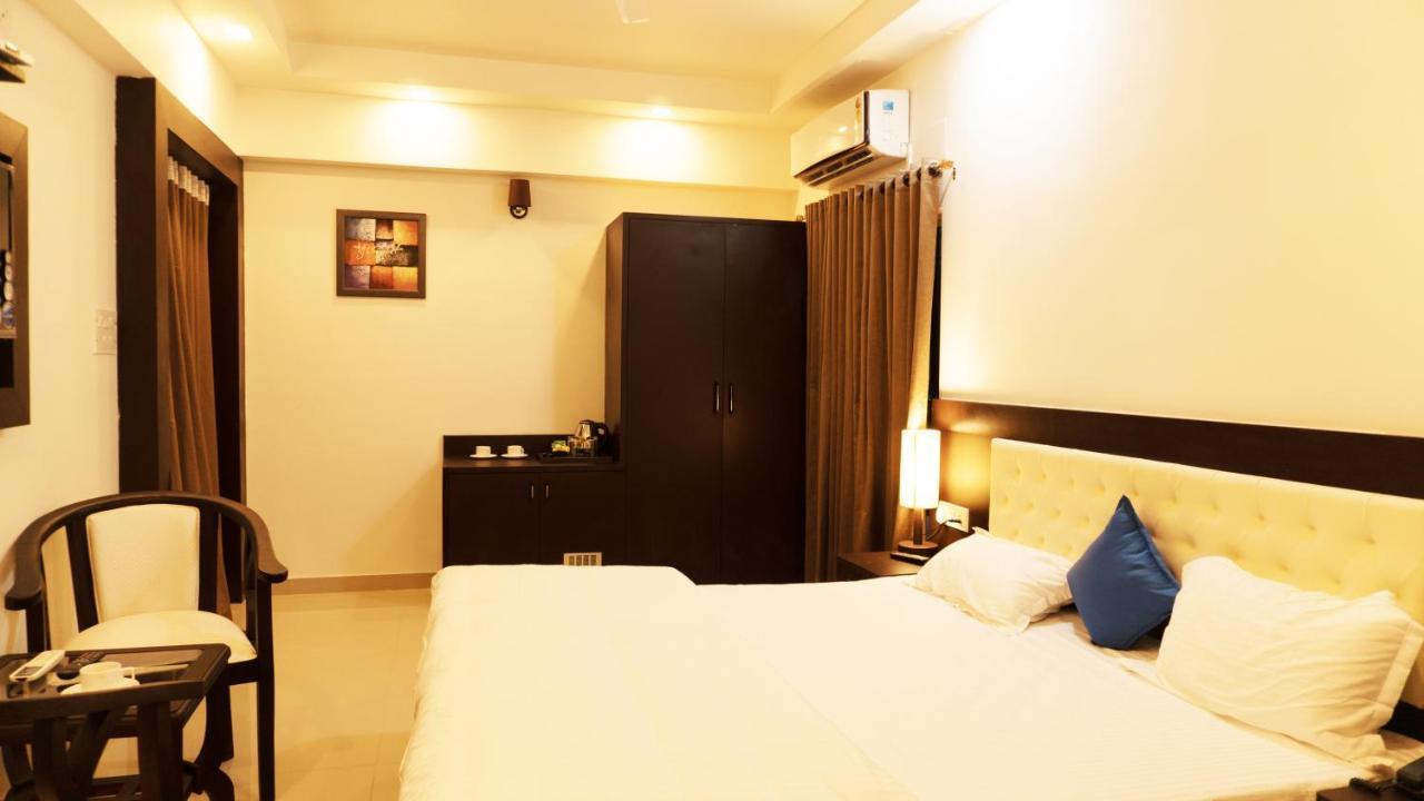 Hotel Max Inn Bhagalpur Bagian luar foto