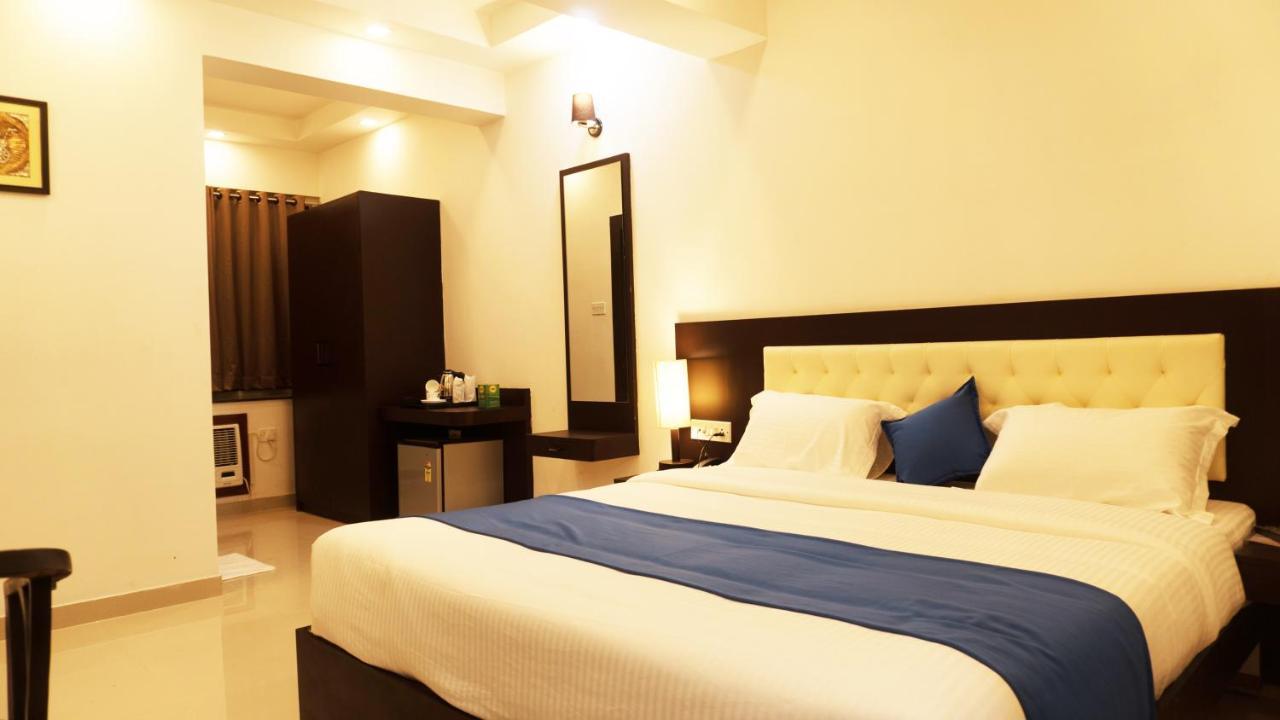 Hotel Max Inn Bhagalpur Bagian luar foto