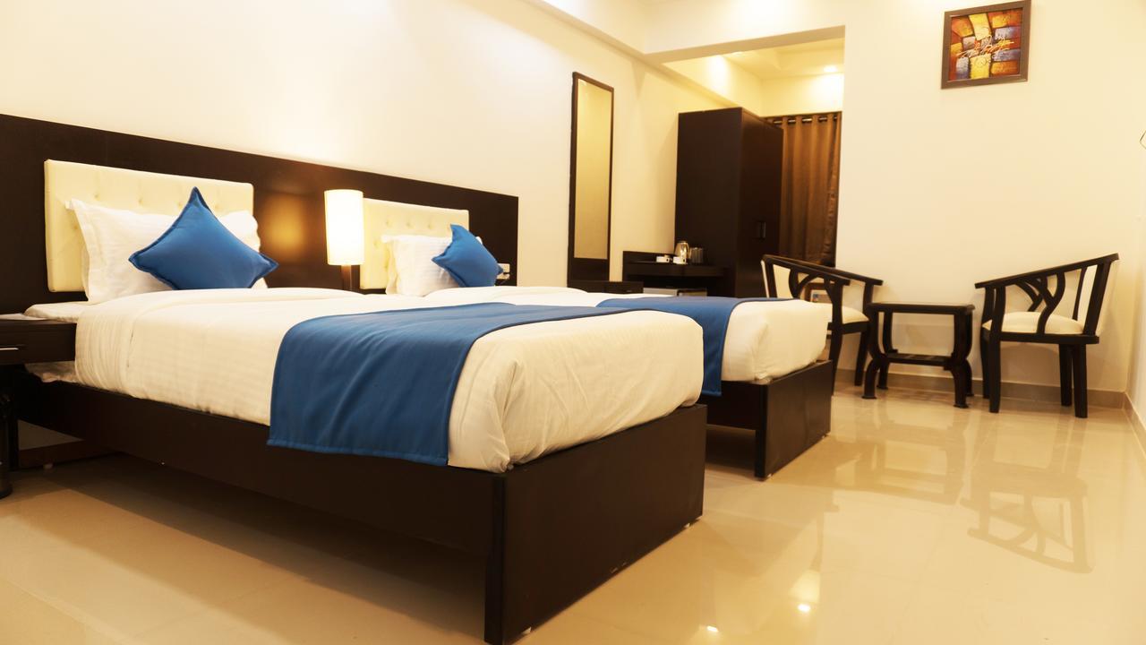 Hotel Max Inn Bhagalpur Bagian luar foto