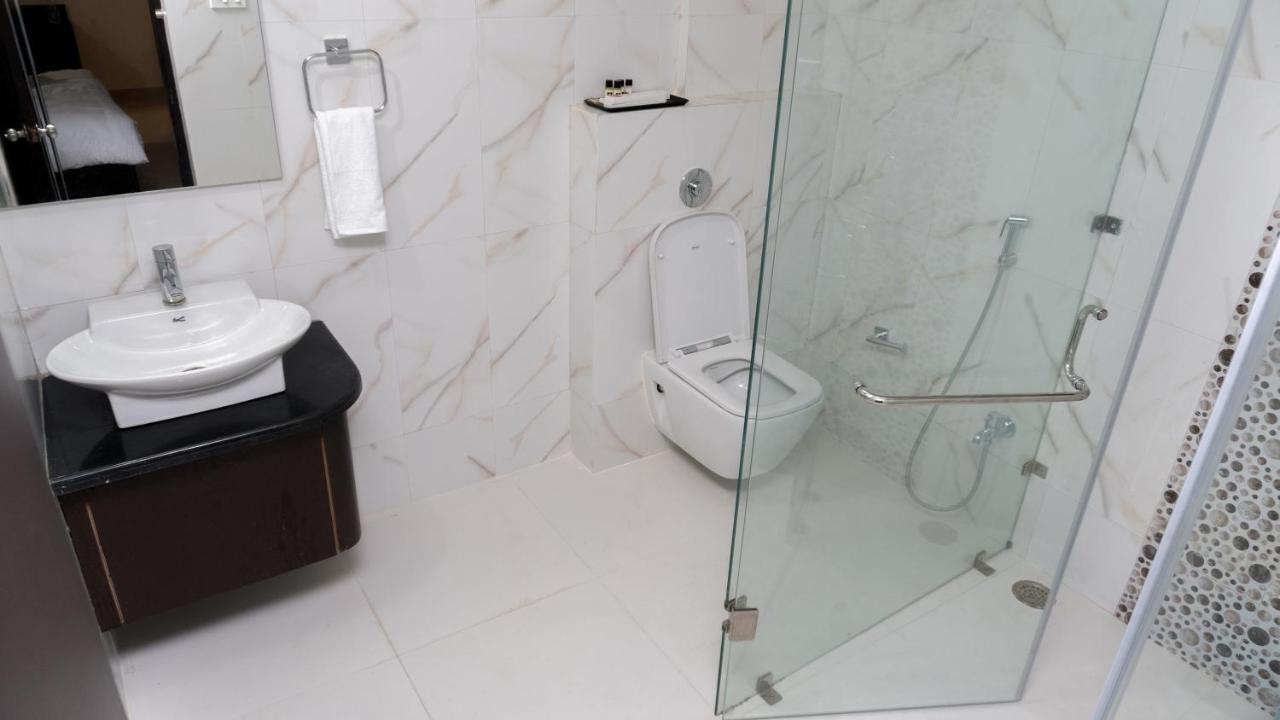 Hotel Max Inn Bhagalpur Bagian luar foto